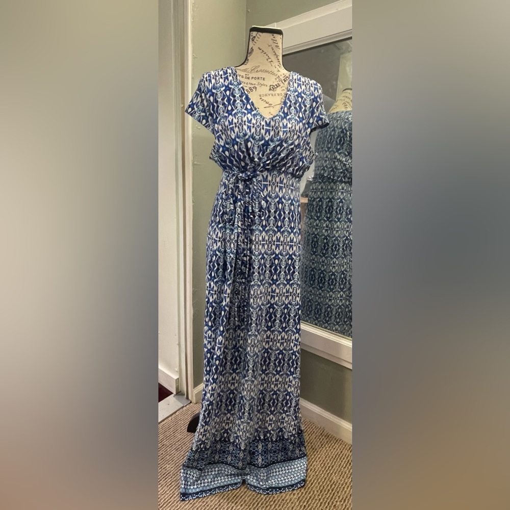 New Directions Navy and White Maxi Dress